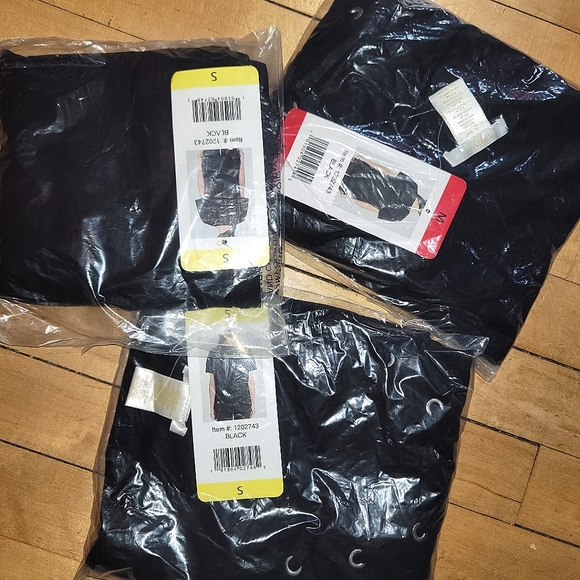 MattyM Women's NWT Classic Black Linen Blend Pullover Lace V-neck T-Shirt Blouse - Picture 3 of 3